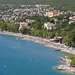 In Fuer 4 Personen Mit Terrasse By Interhome Crikvenica