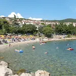 Apartman In Fuer 4 Personen Mit Terrasse By Interhome Crikvenica