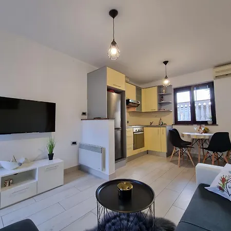 In Fuer 4 Personen Mit Terrasse By Interhome Apartmán