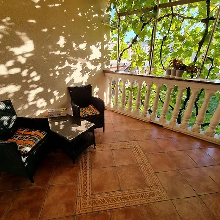 In Fuer 4 Personen Mit Terrasse By Interhome *