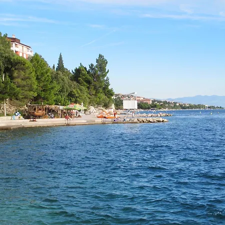 In Fuer 4 Personen Mit Terrasse By Interhome Lägenhet Crikvenica