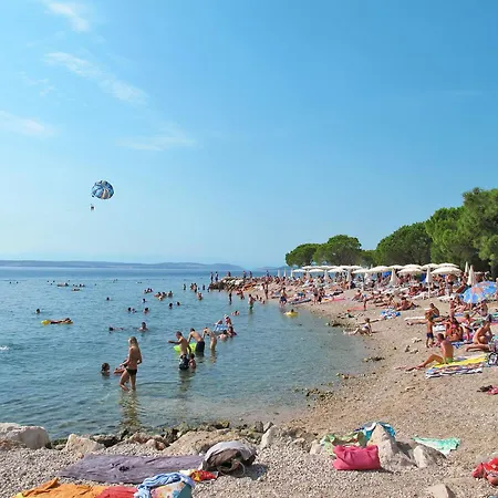 In Fuer 4 Personen Mit Terrasse By Interhome Lägenhet Crikvenica