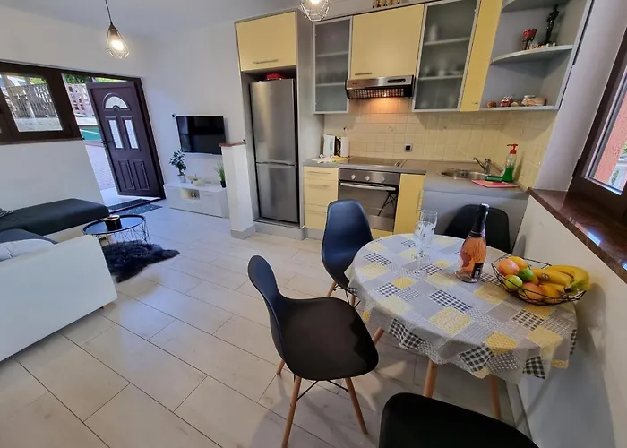 Apartmán In Fuer 4 Personen Mit Terrasse By Interhome