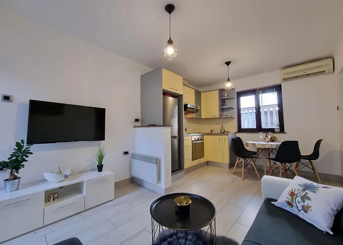 In Fuer 4 Personen Mit Terrasse By Interhome Apartmán