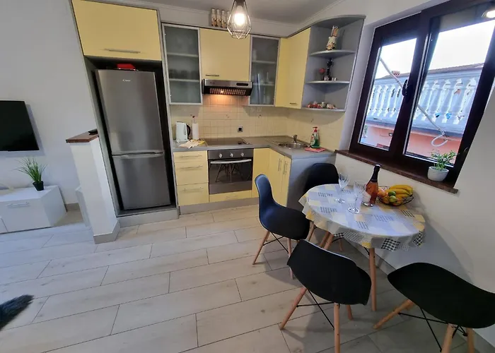 Apartmán In Fuer 4 Personen Mit Terrasse By Interhome Crikvenica