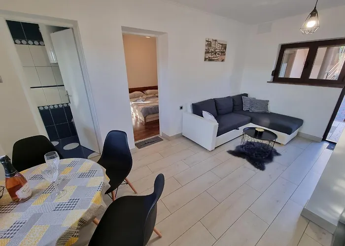 Apartmán In Fuer 4 Personen Mit Terrasse By Interhome *