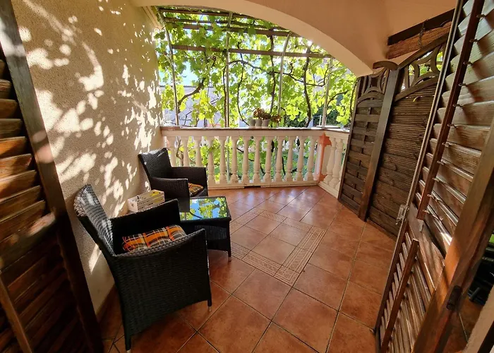 In Fuer 4 Personen Mit Terrasse By Interhome