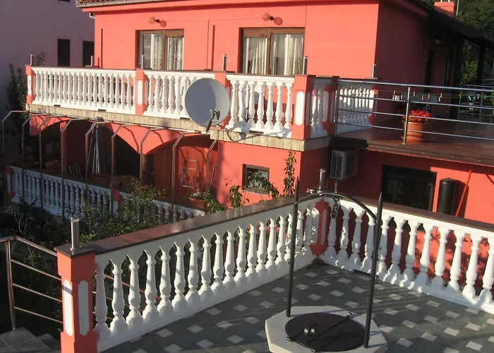 In Fuer 4 Personen Mit Terrasse By Interhome *