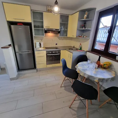 Lejlighed In Crikvenica Fuer 4 Personen Mit Terrasse By Interhome Crikvenica
